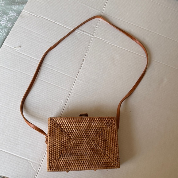 Ratan Whicker Floral Small Summer Purse - Picture 2 of 9